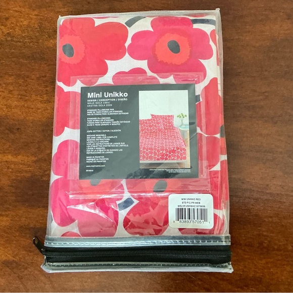 MARIMEKKO Mini Unikko 200 Thread Count Pillowcases - Picture 5 of 7